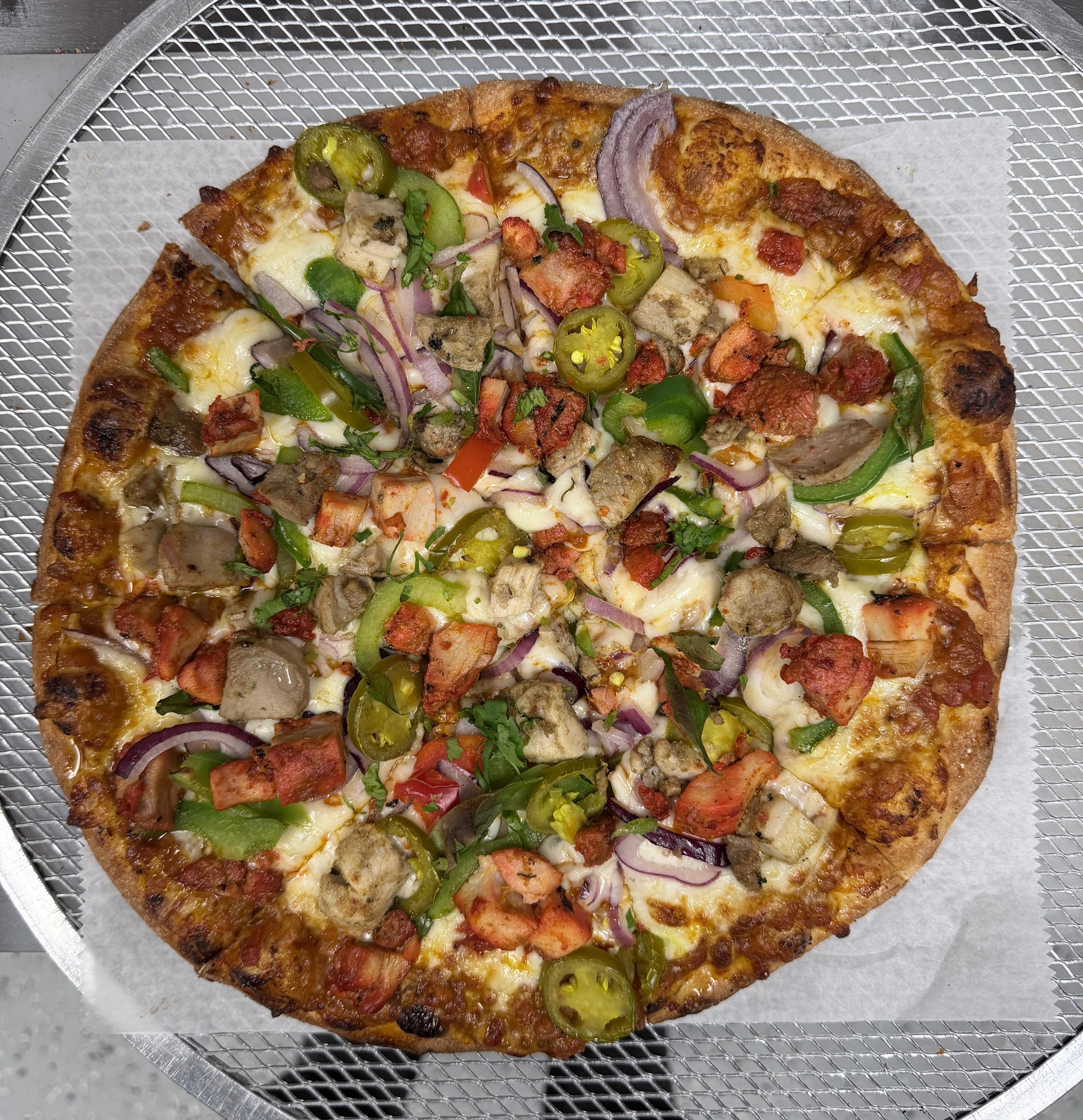 Spicy chicken pizza